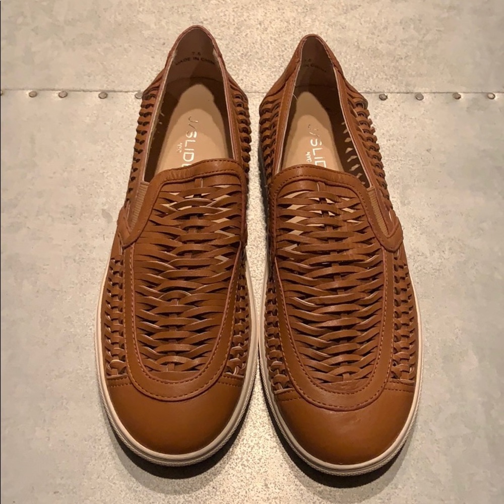 Cross-woven tan shoes